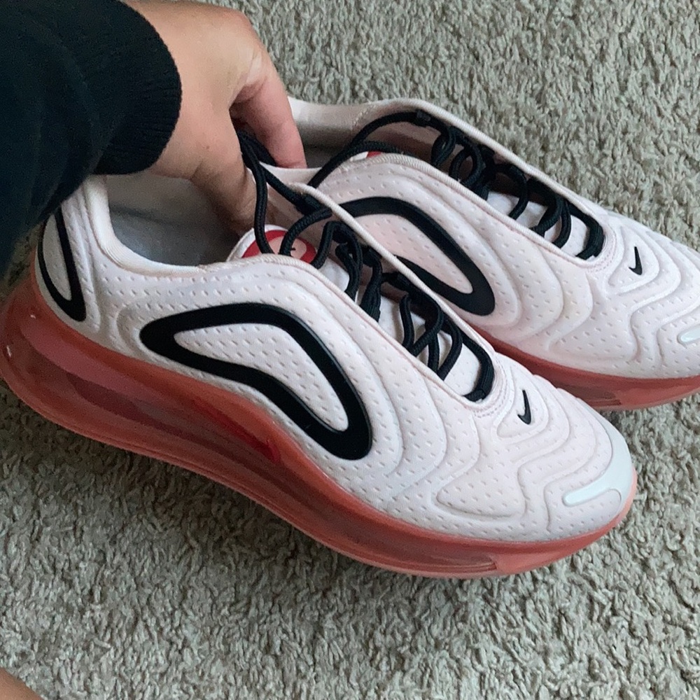 Nike Airmax 720 coral edition